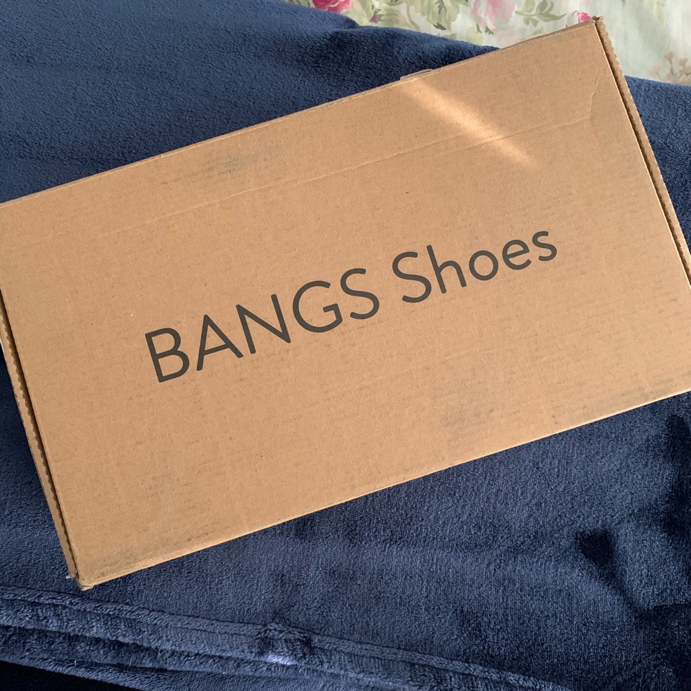 NWT • BANG shoes Zion Sand color • size 7
